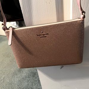 Elegant Kate Spade Crossbody Purse in a Rose Gold Shimmery Glitter with zipper